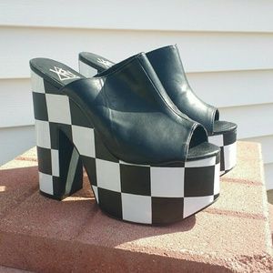 YRU Checkerboard Dream Platforms